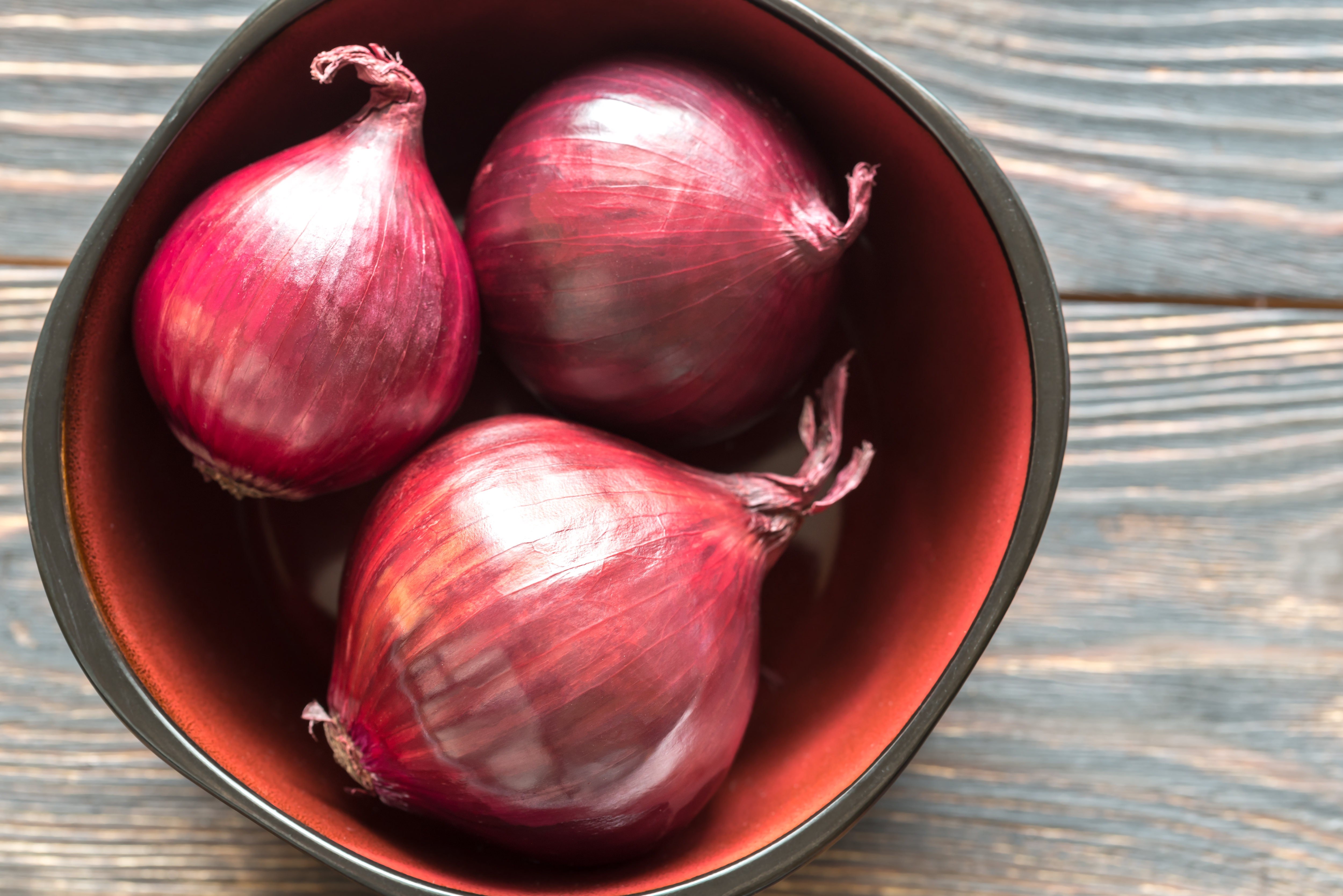 Bowl of red onions